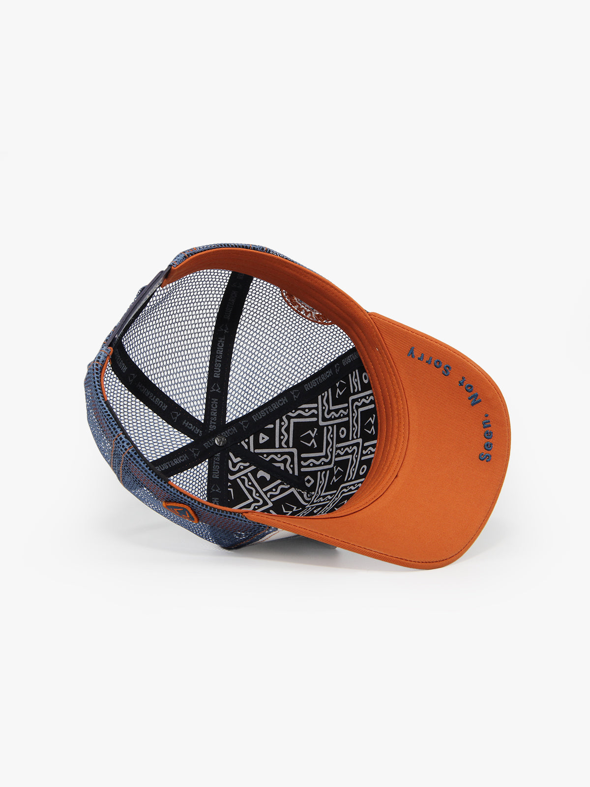 Trucker Hat - Generation Collection - Ghosting - Beyaz